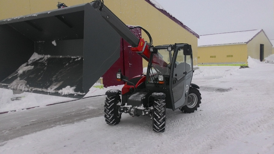 Поставка двух телекпопических погрузчиков WEIDEMANN T4512