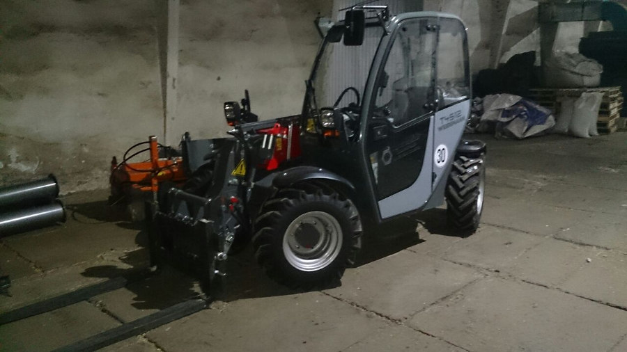 Поставка двух телекпопических погрузчиков WEIDEMANN T4512